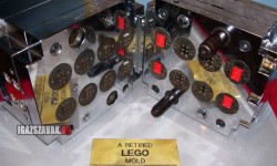 Egy LEGO öntőforma 120,000,000 tégla legyártása után ment nyugdíjba
