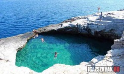 Természetes medence Görögországban
