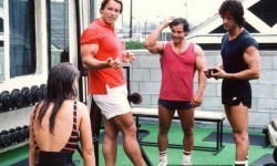 Retró edzéspillanat Arnold Schwarzeneggerrel és Sylvester Stallonéval