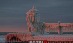 Világítótorony a jég fogságában a Michigan tónál