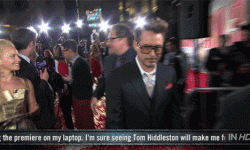 Robert Downey Jr. ilyen vagányan veszi le a szemüvegét