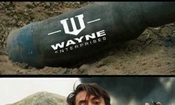 Bruce Wayne trollkodik Tony Stark-kal