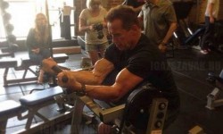 Arnold Schwarzenegger még a mai napig is keményen formában tartja magát
