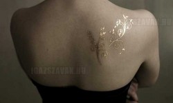 Arany levél tetoválás, nektek tetszik?